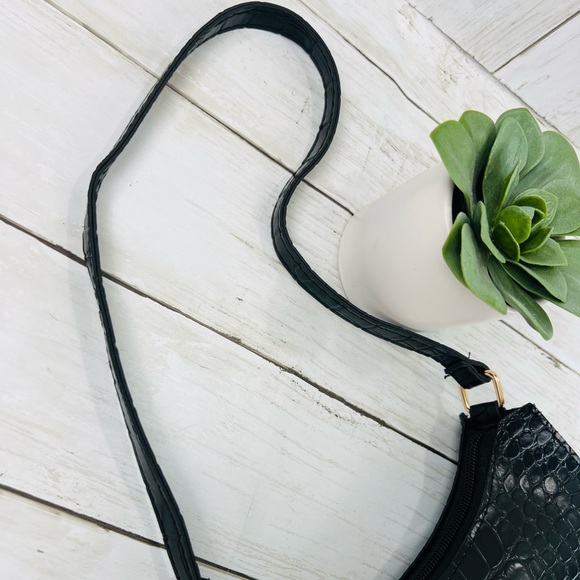 NWT Black Croc shoulder bag Faux Patent, leather Square Shape - Picture 6 of 13